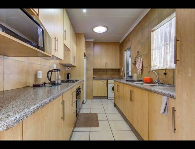 3 BEDROOM HOUSE FOR SALE IN VAN RIEBEECK PARK